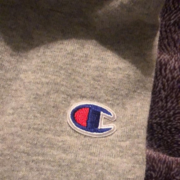 Champion gray long sleeve shirt size M. - Picture 5 of 7